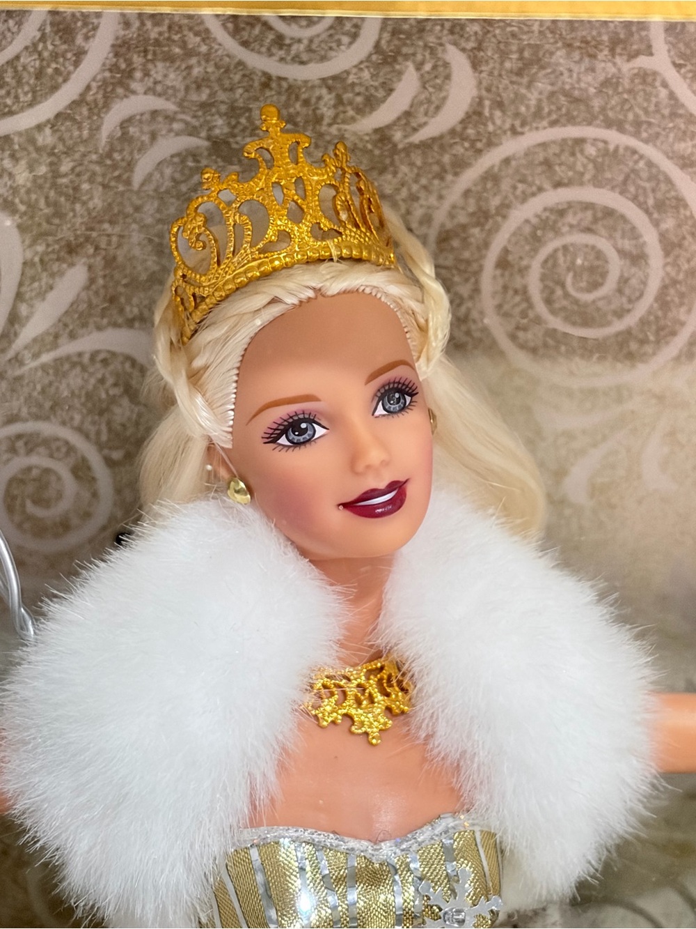 Mattel Celebration Barbie Special 2000 Edition #28269 NIB w/ Ornament
